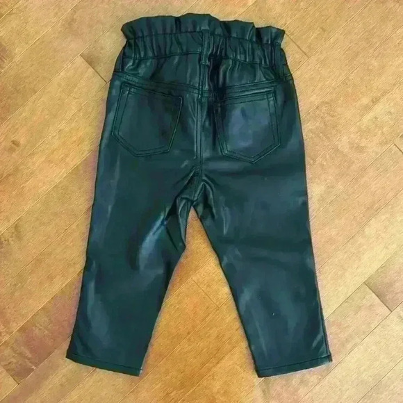 Adorable BabyGap Vegan-Leather Mom Pants - Picture 4 of 4